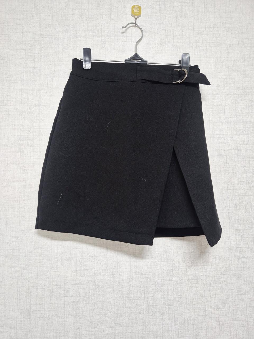 블랙 벨트 포인트 미니 스커트