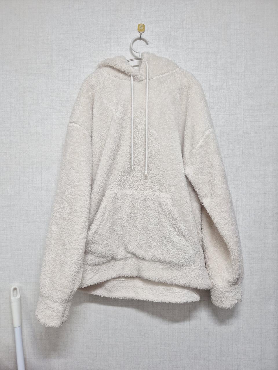 아이보리 뽀글이 후드티