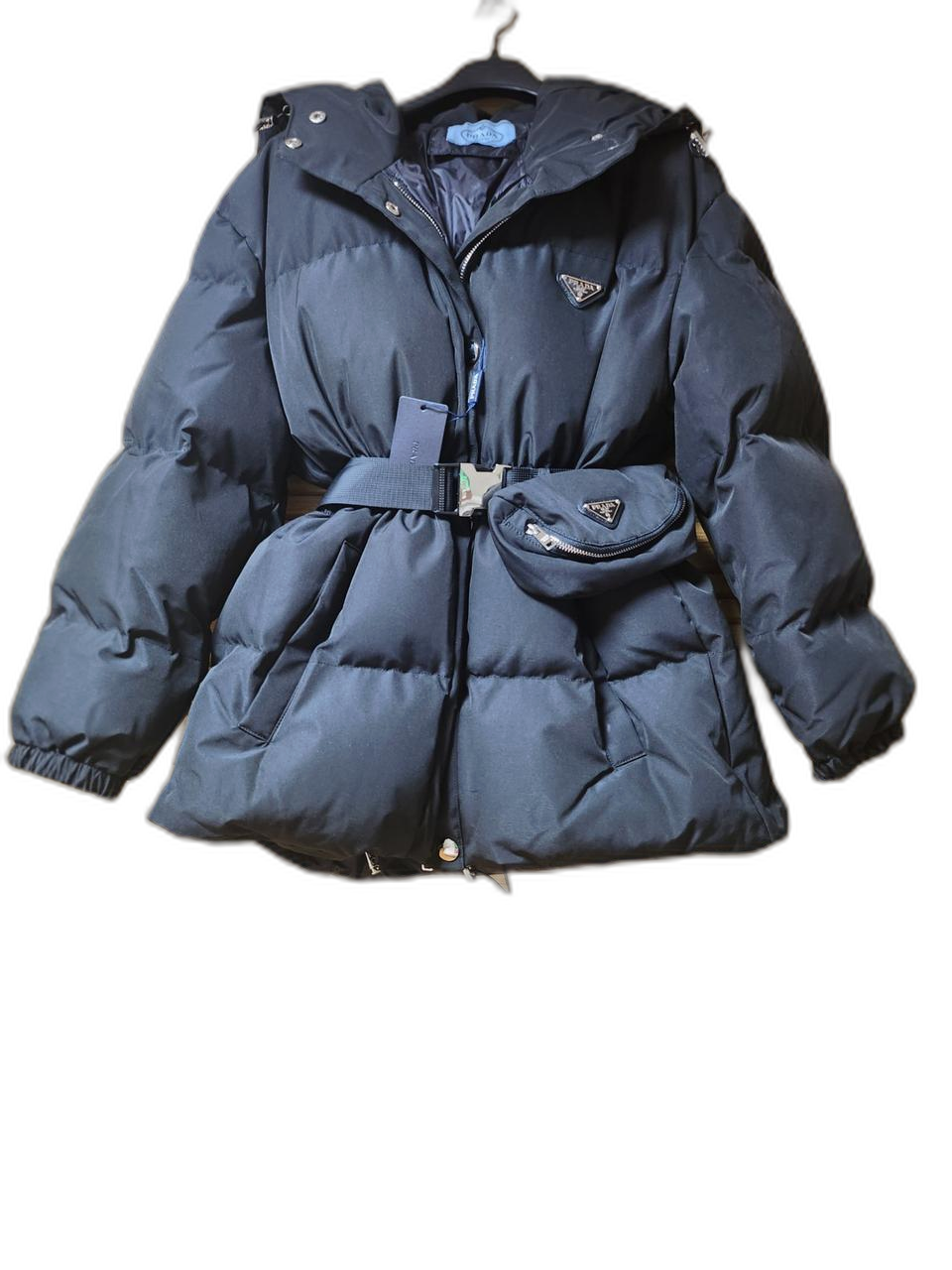 프라다 하프 패딩