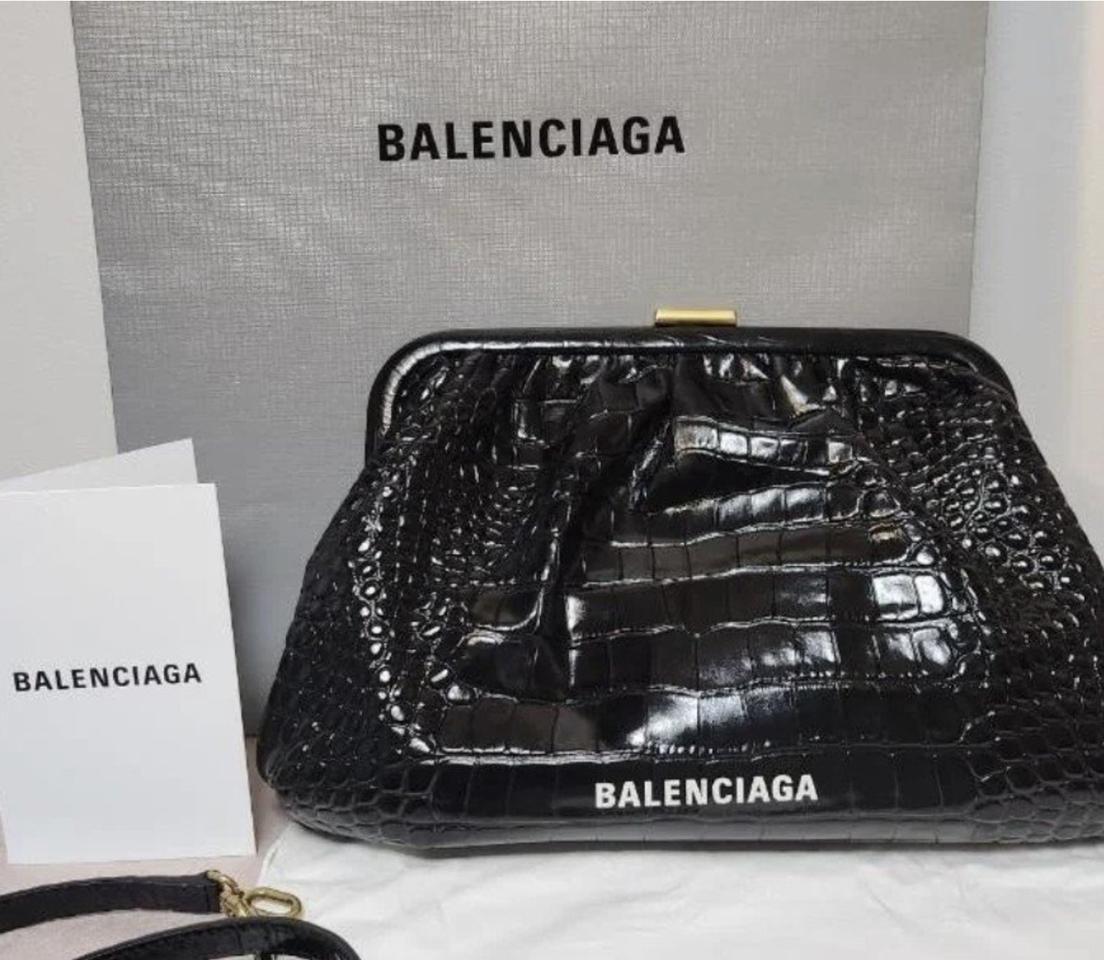 발렌시아가 클라우드 클러치