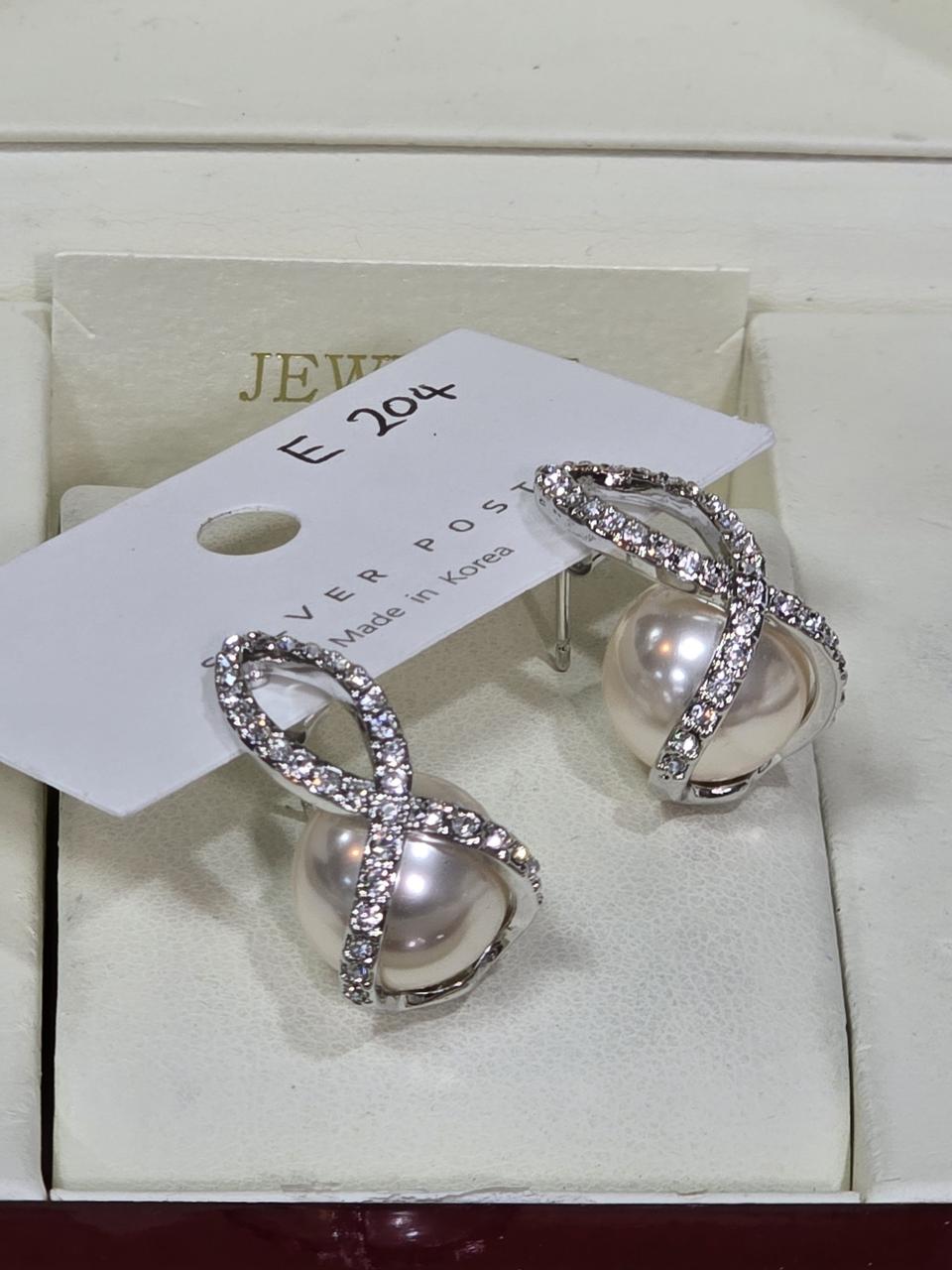 진주 포인트 귀걸이