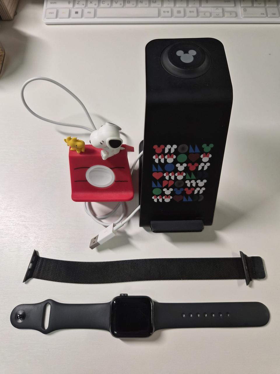 애플워치 SE 1세대 40mm 블랙 블루투스 와이파이형 + 충전기 2개