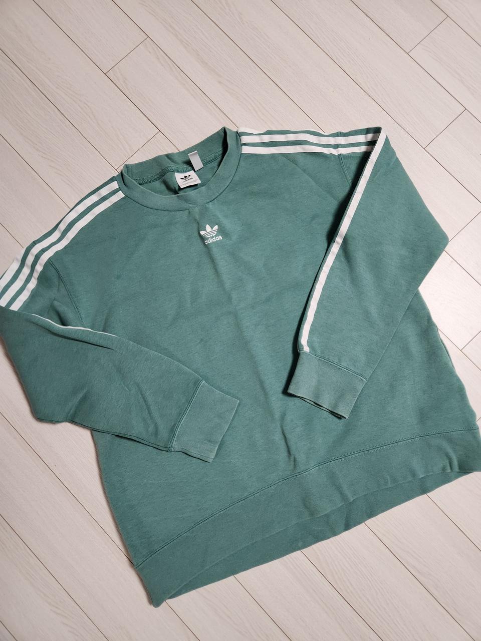 아디다스 맨투맨 crew sweater사이즈s사용감 외에 오염하자없이