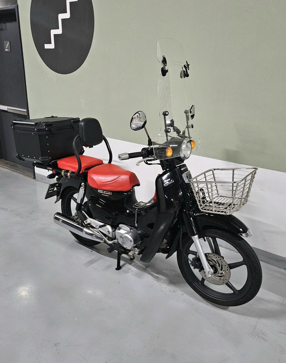 혼다 슈퍼커브 25년식 판매합니다