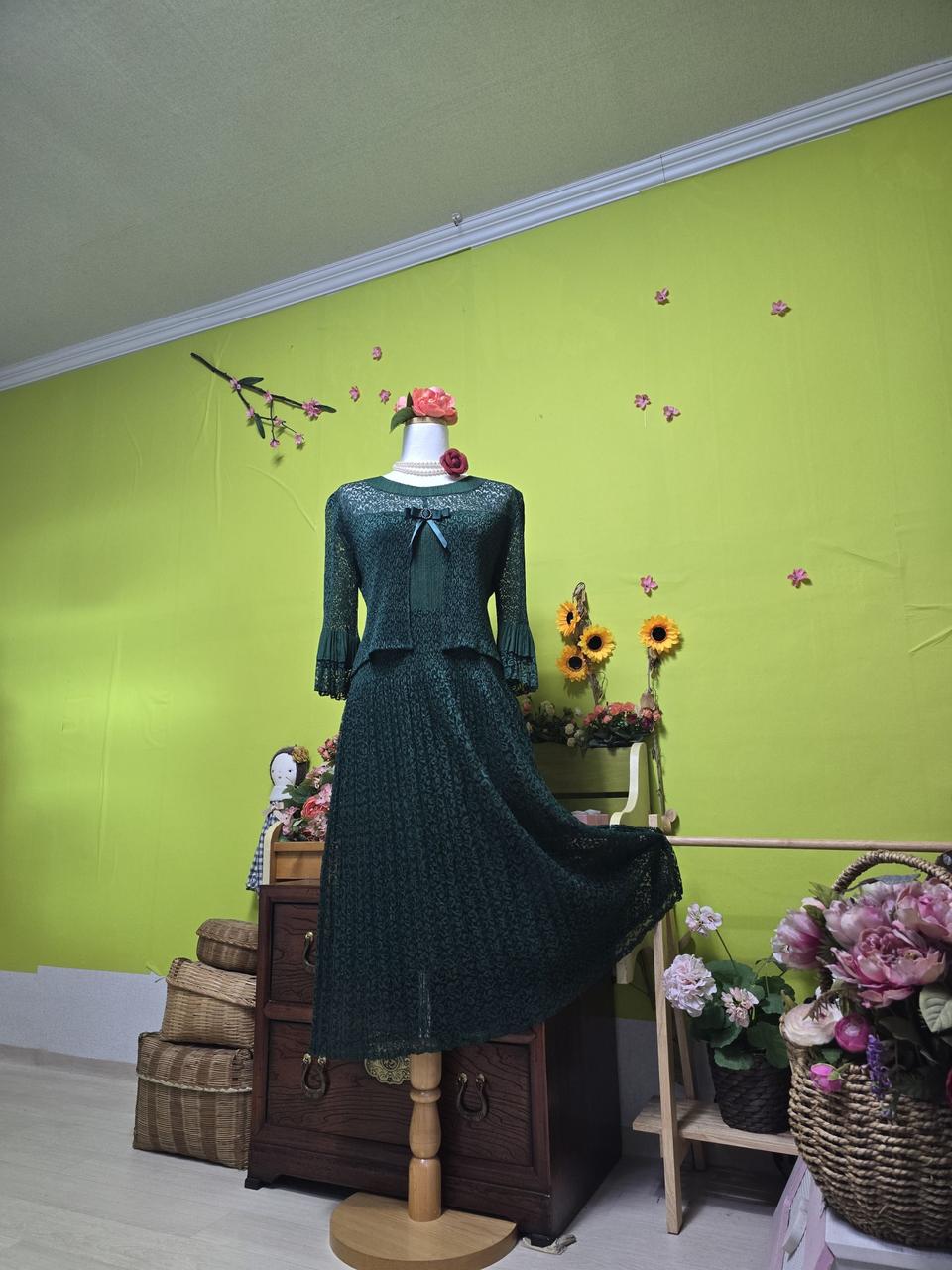 데이트룩/ 라운드넥/ 리본코사지/쭈리롱원피스/ 레이스 롱원피스