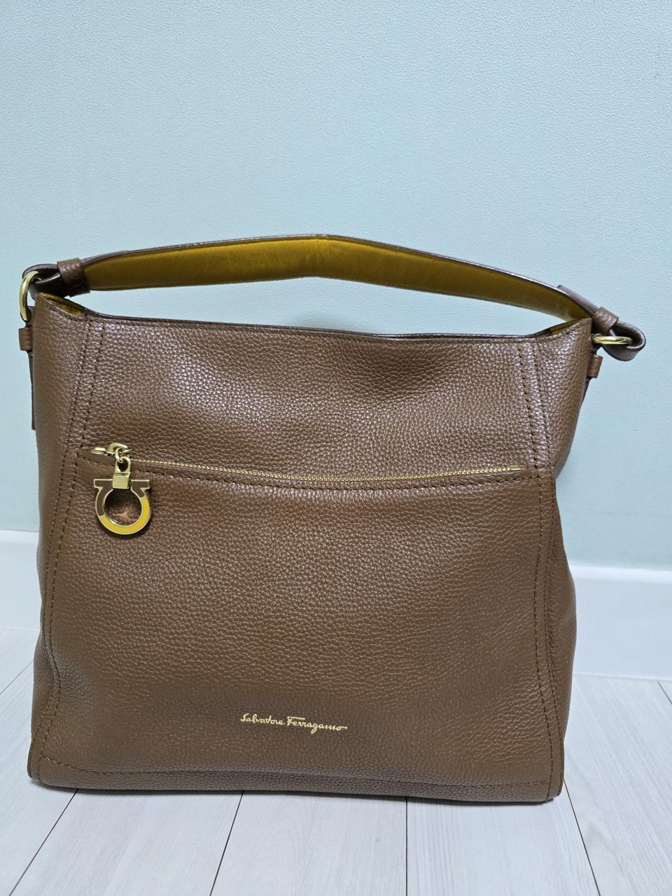 페레가모 알리 숄더백 브라운 정품 운포