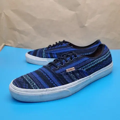 반스 어센틱 캘리포니아 스니커즈 300.