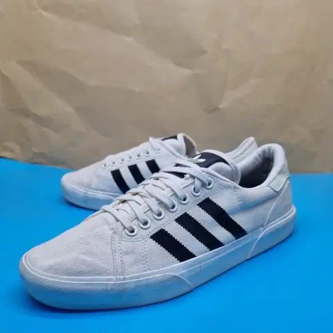 아디다스 아바카 남성스니커즈275.