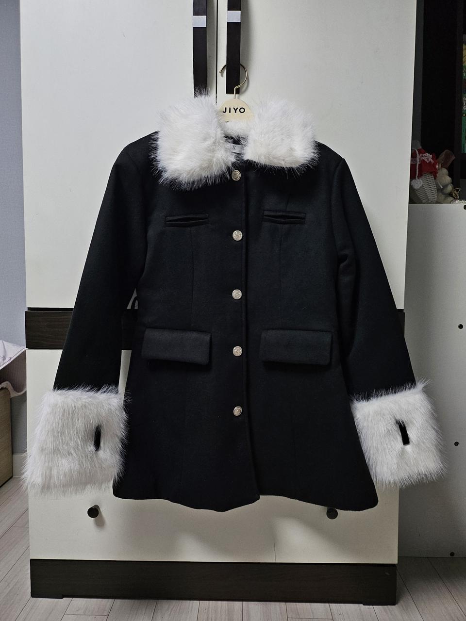 블랙 밍크 퍼 은버튼 코트 (새옷)