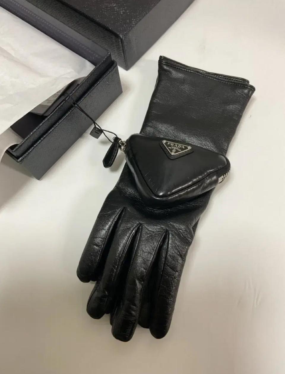 프라다 가죽 장갑 블랙 prada