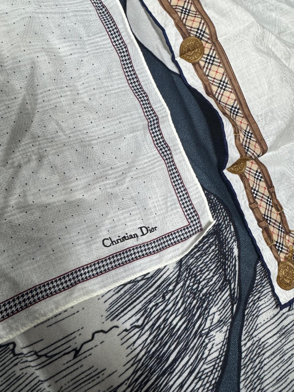 디올 버버리 자수로고 스카프