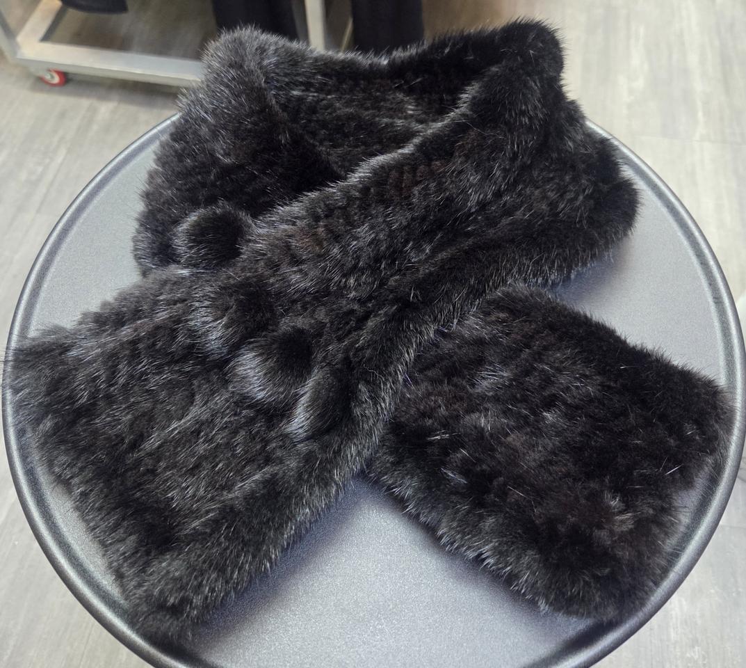 페리엘리스 블랙 니팅 밍크 목도리