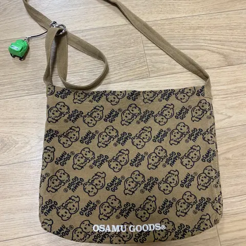 오사무굿즈 미니 크로스백