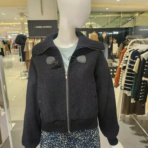 올리브데올리브 토글단추 집업 하이넥재킷