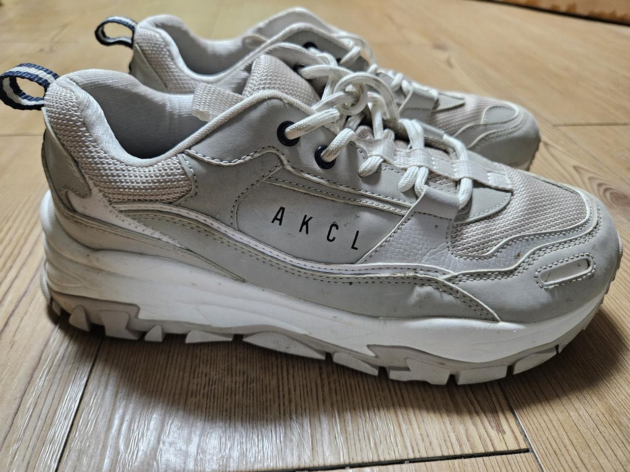 아키클래식 어반 트래커 운동화 250 사이즈