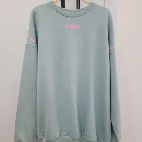 로라로라 핑크 레터링 포인트 민트색 맨투맨 오버핏 프리사이즈