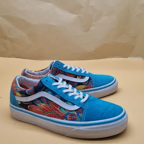 반스 플로 피코크 스니커즈220_