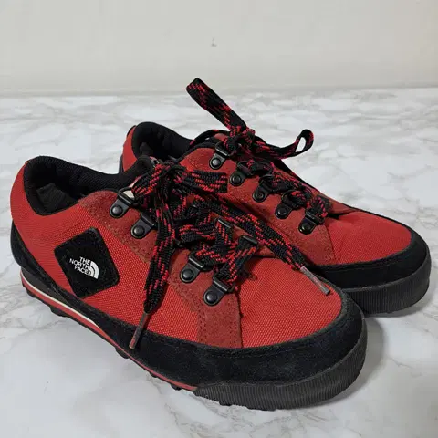 노스페이스 여성 트래킹화 등산화 230