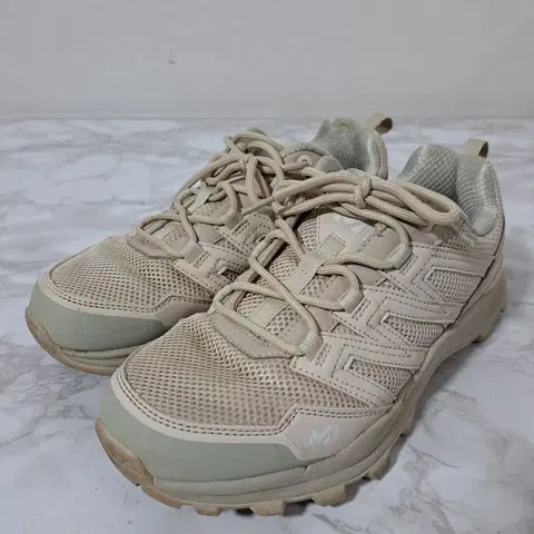 밀레 여성 트래킹화 운동화 245