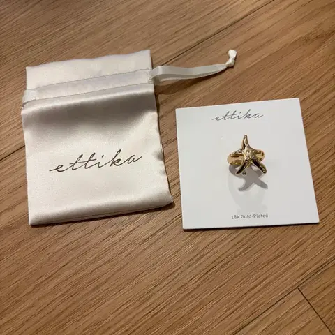 ettika 별모양 반지 새제품