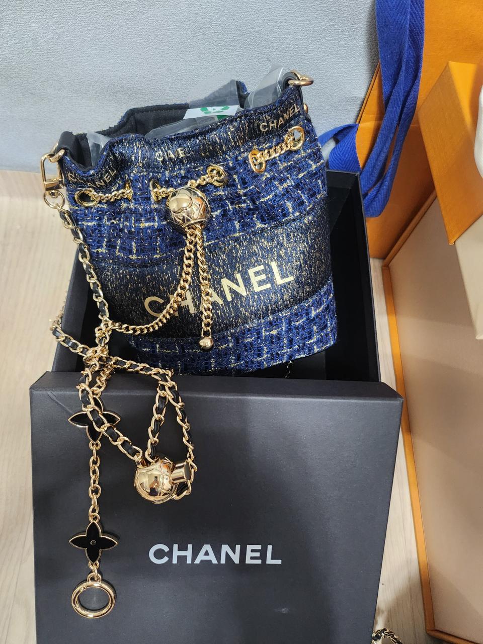 샤넬 트위드 버킷백