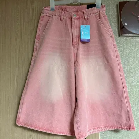 새상품 핑크버뮤다청바지 얇은소재 ykk지퍼 사이즈s,m