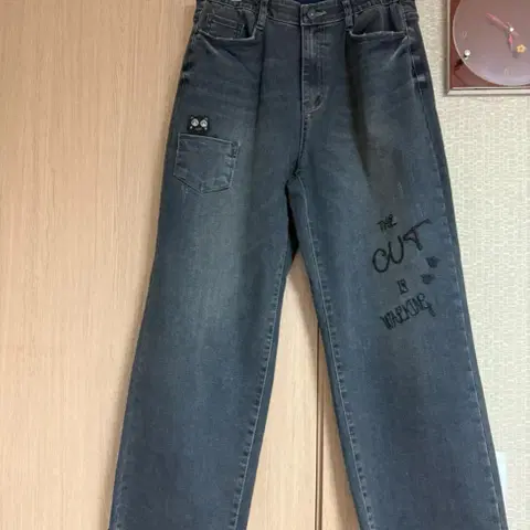 새상품 자수포인트 데님 와이드 팬츠