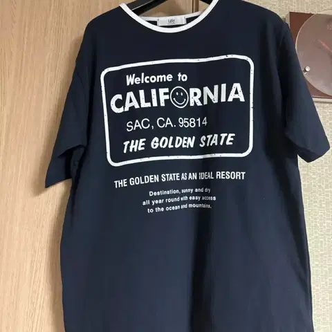 새상품 us7 캘리포니아 프린팅 반팔 티셔츠 컬러 2가지