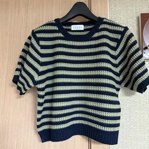 새상품 CHEAT 스트라이프 니트 반팔 세미크롭 55-66추천