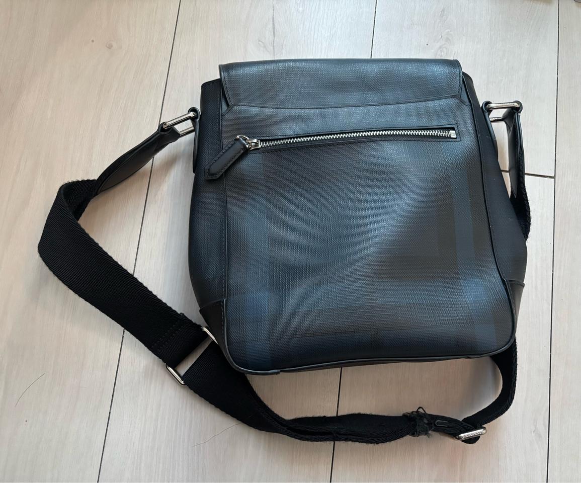 버버리 크로스백 공용 정품