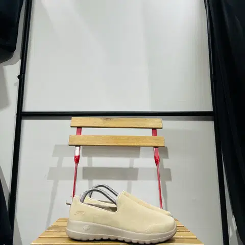 240) 스케쳐스 운동화 여성 여자 신발 고워크 조이 스웨이드