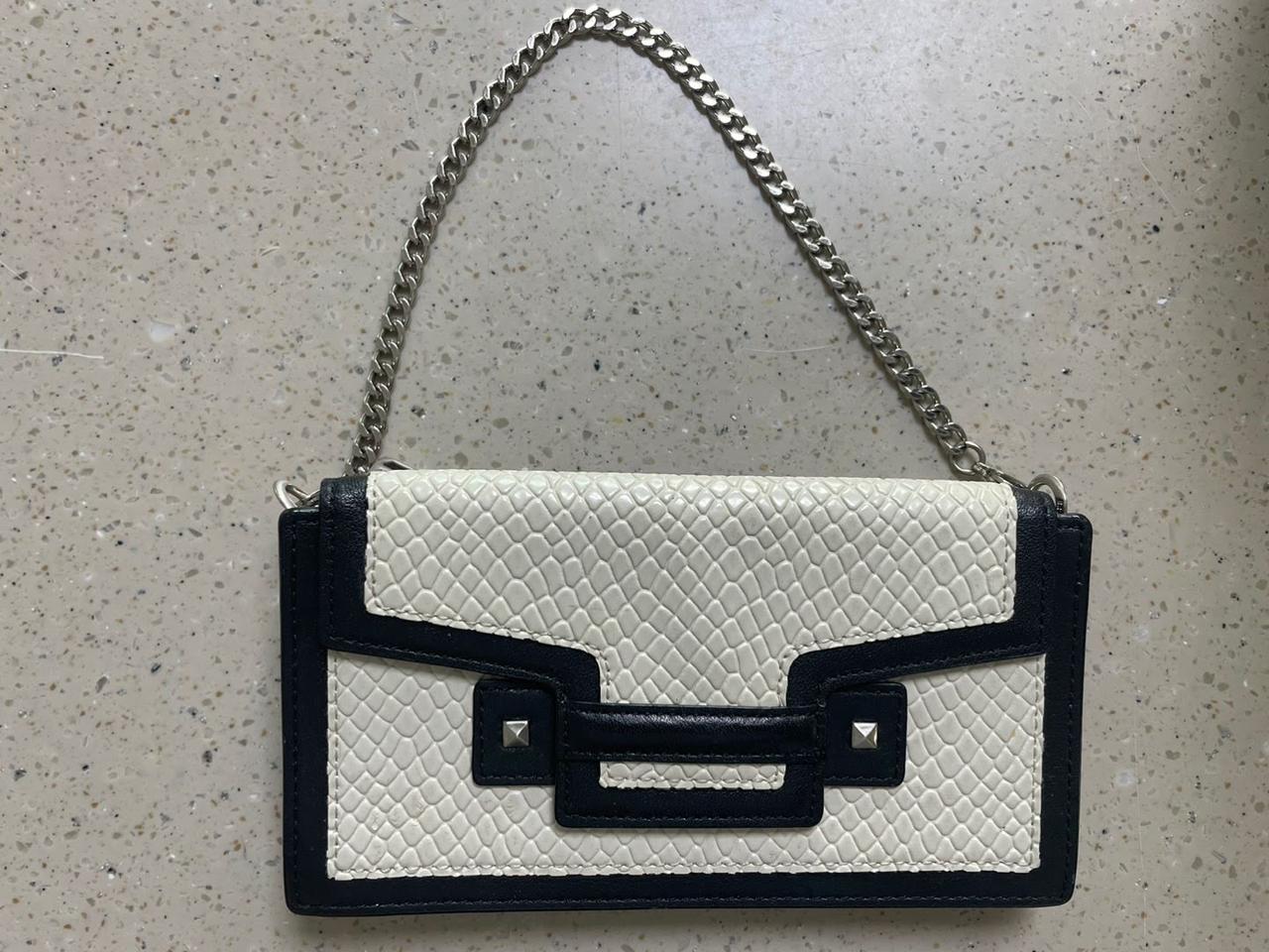 덱케 레슬리 장지갑 /클러치