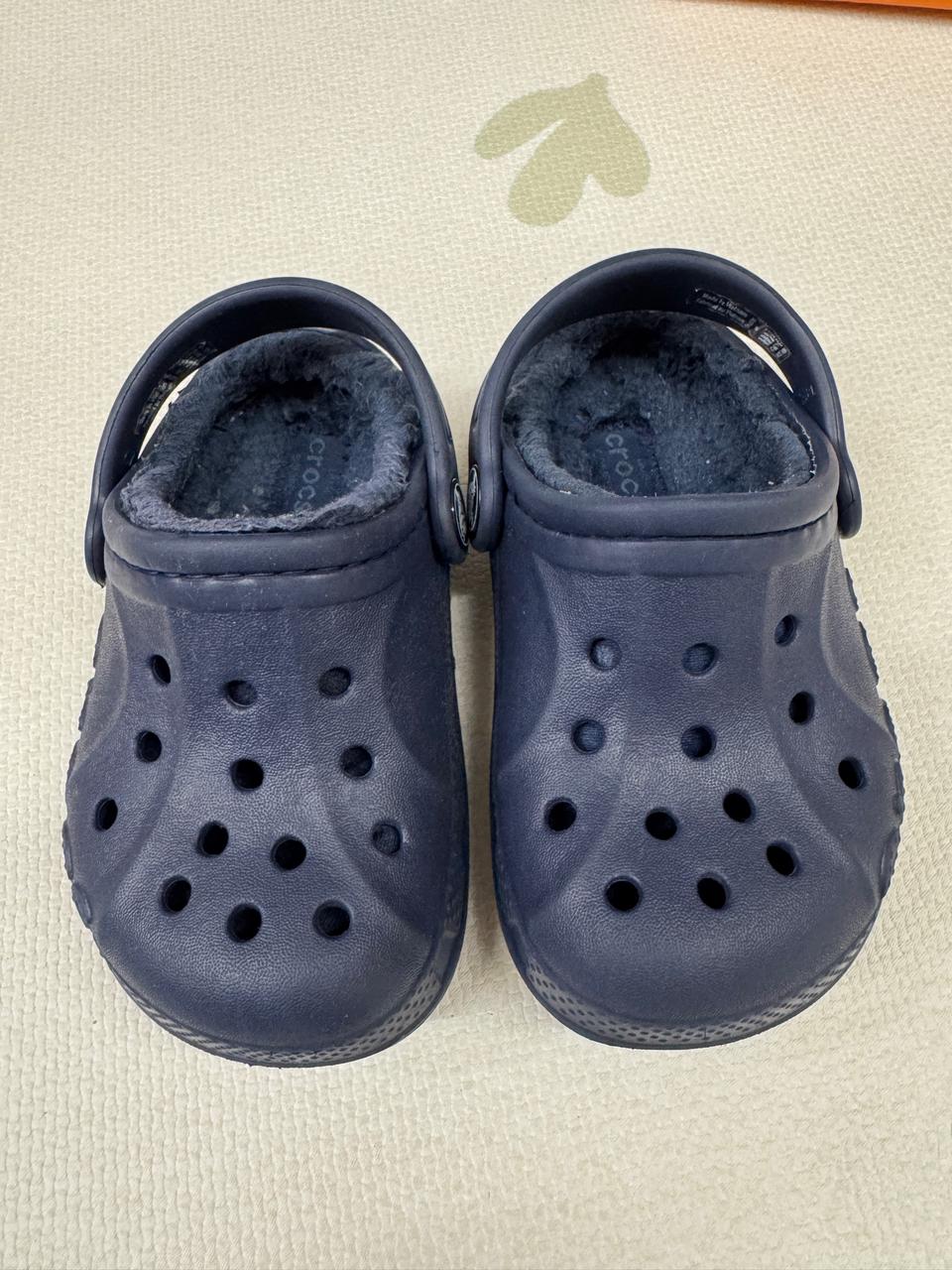 네이비 털 크록스 C7