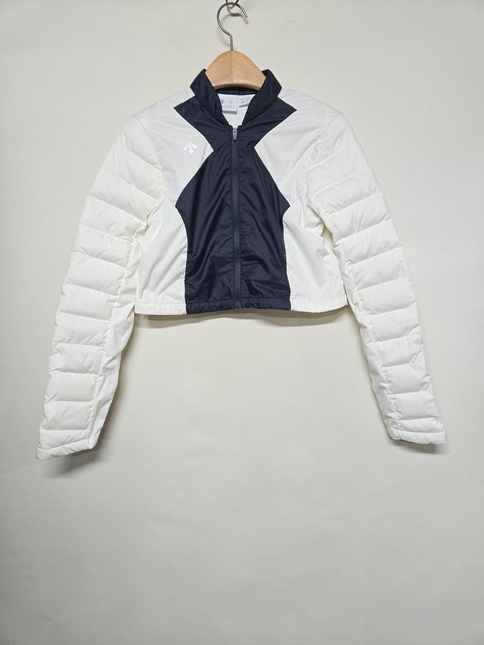 데상트 골프  크롭 구스 패딩 화이트/네이비 M