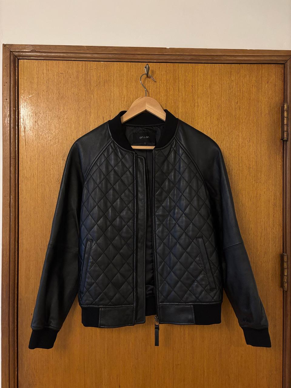 온앤온 블랙 퀼팅 가죽 봄버 자켓