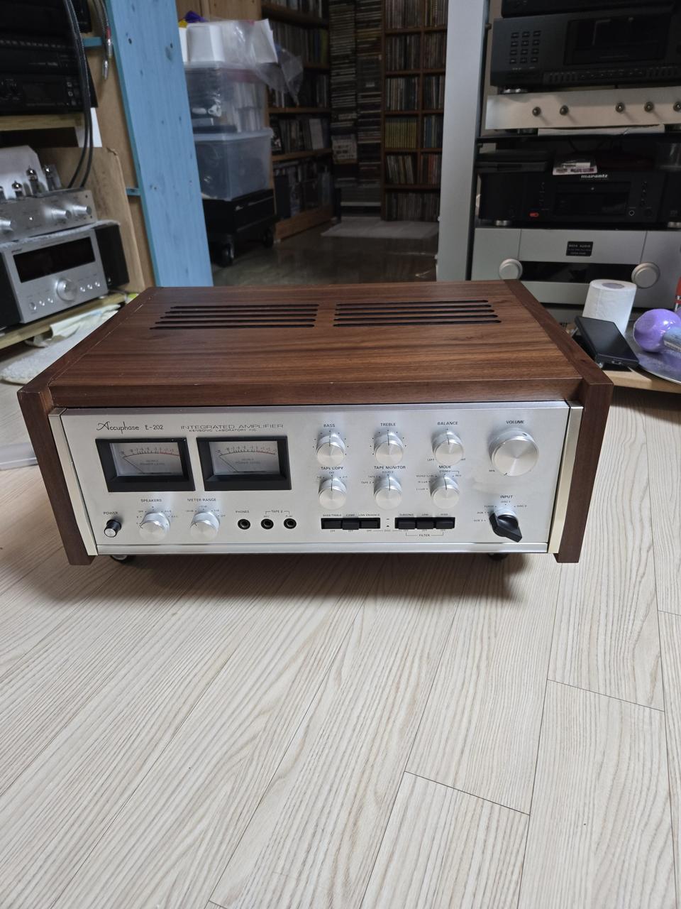 아큐페이즈 E-202 인티앰프 Accuphase