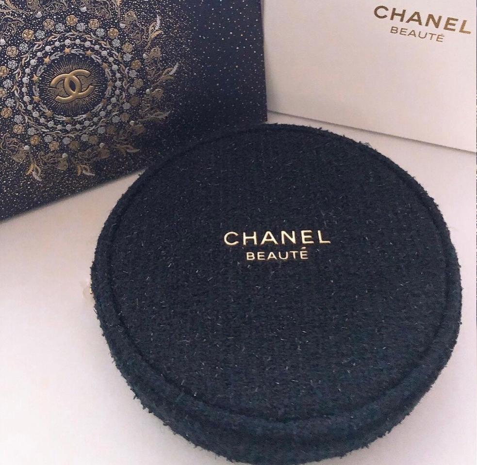 샤넬 홀리데이 동글이 파우치