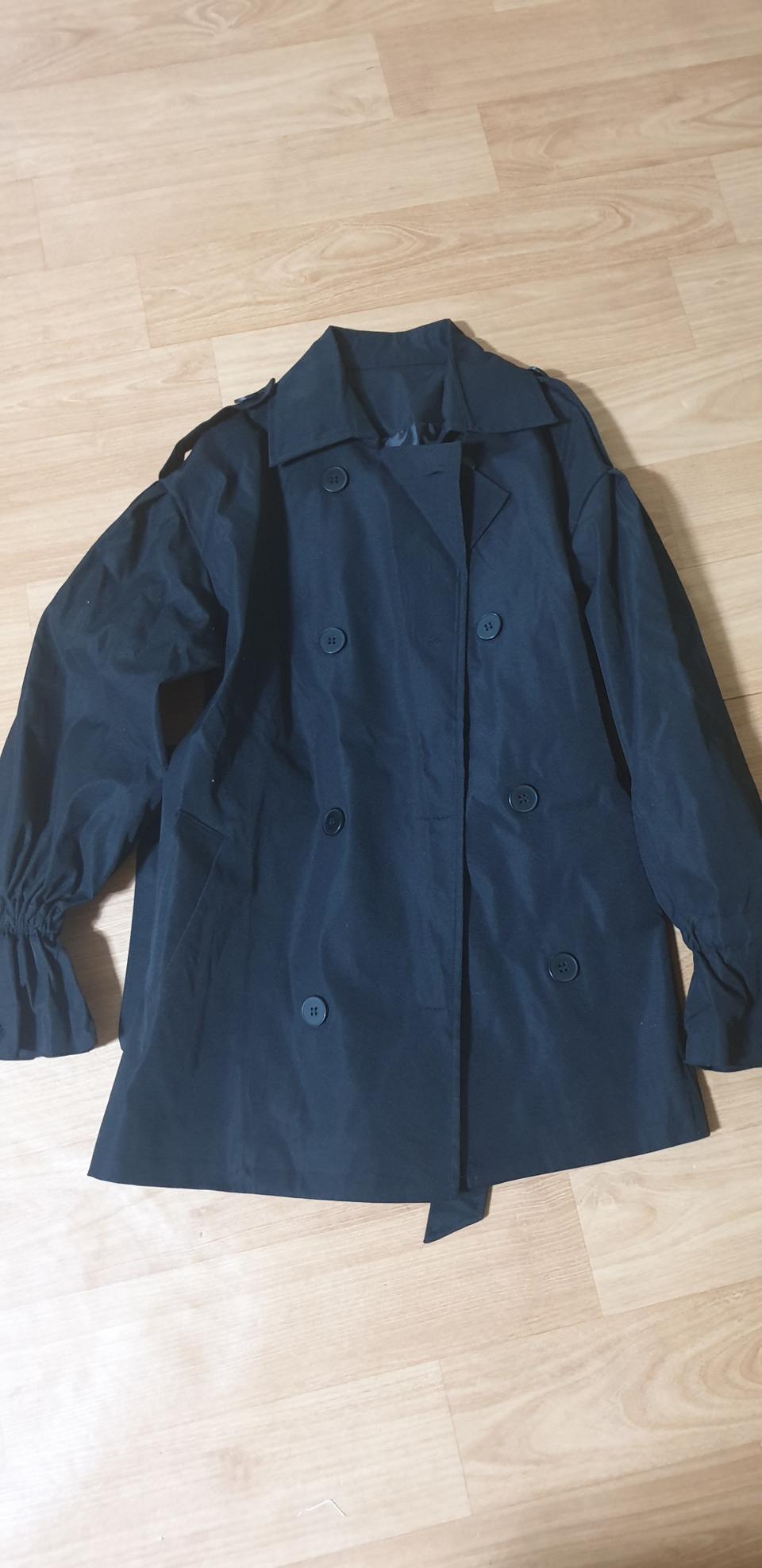 블랙 트렌치코트 사이즈55,66 새옷입니다