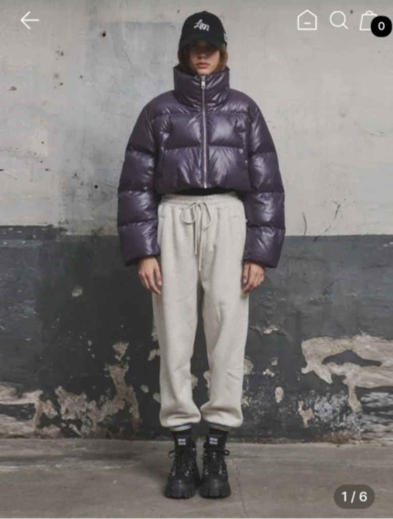 럭키슈에뜨 럭키마르쉐 2022 글로시 크롭 다운 패딩  F 사이즈