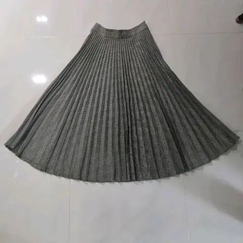 자라 체크 플리츠 롱 스커트 m사이즈