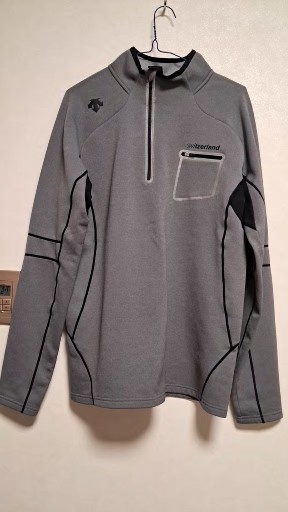 데상트 스위스 기모 하프넥 풀오버