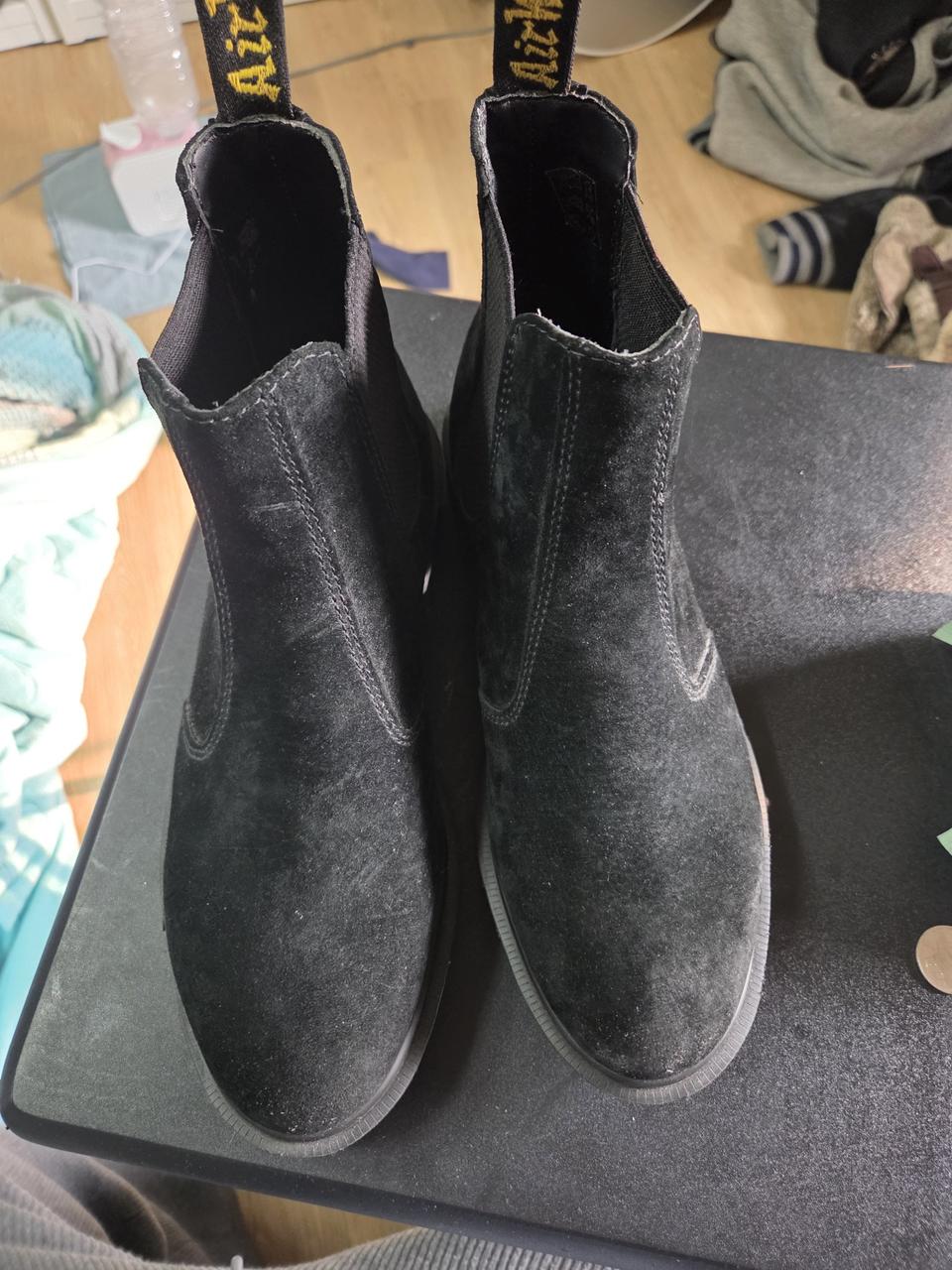 닥터마틴 블랙 스웨이드 첼시 부츠 260~265