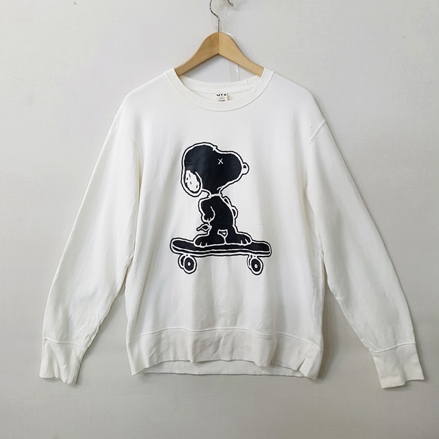 KAWS x PEANUTS 유니클로 맨투맨 티셔츠