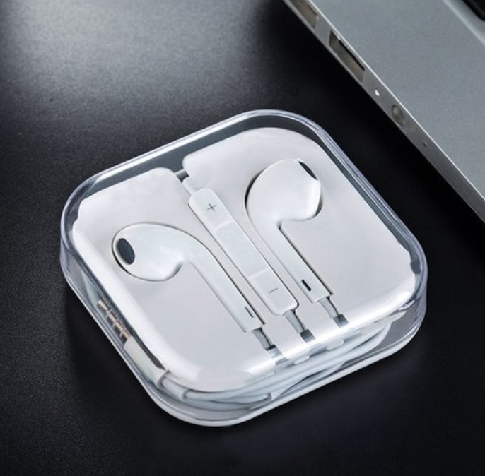 새 흰색 차량용 유선 듀얼 이어폰 커널형 운전 다용도 필수 아이폰