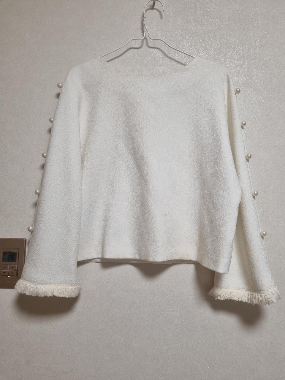 화이트 진주 장식 트위드 크롭 자켓