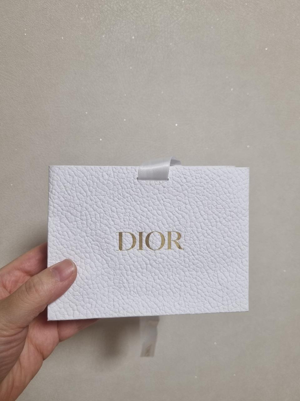 디올 (Dior) 화이트 선물 포장 박스