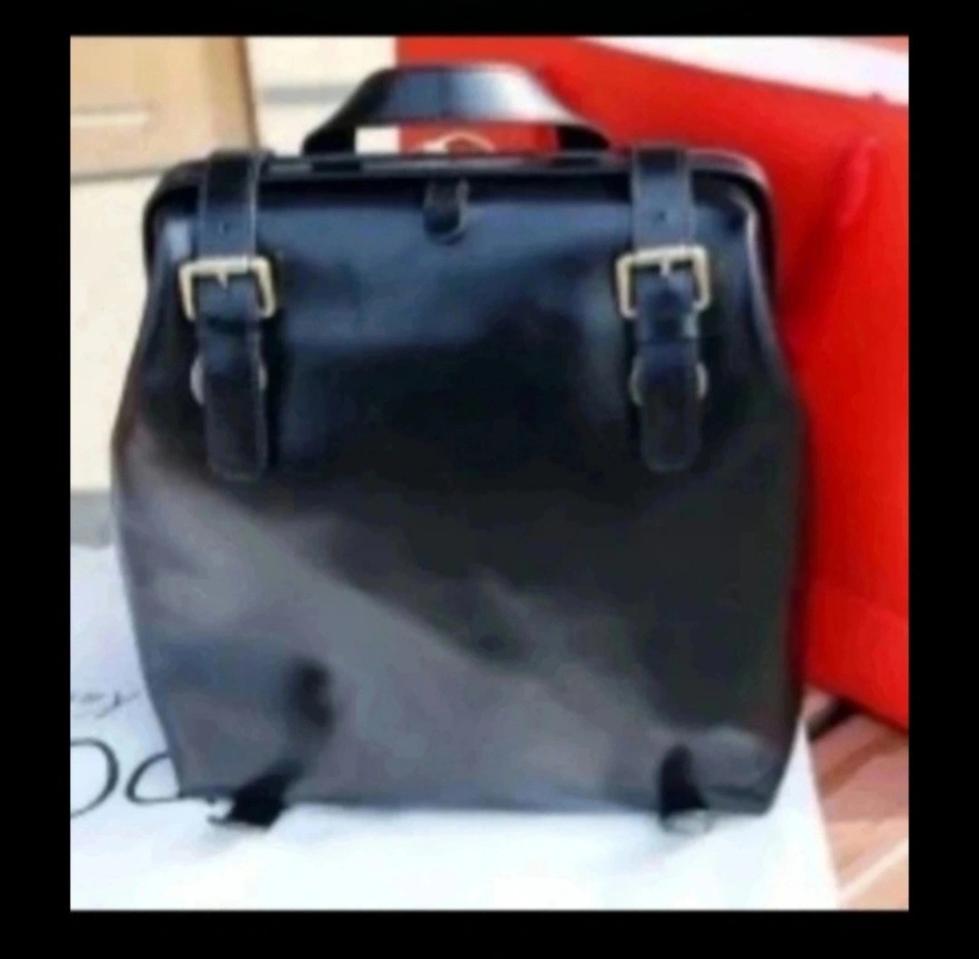 블랙소가죽백팩