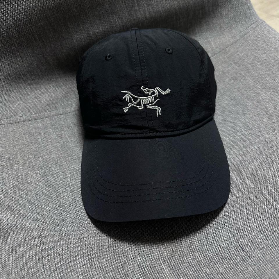 아크테릭스 블랙 볼캡