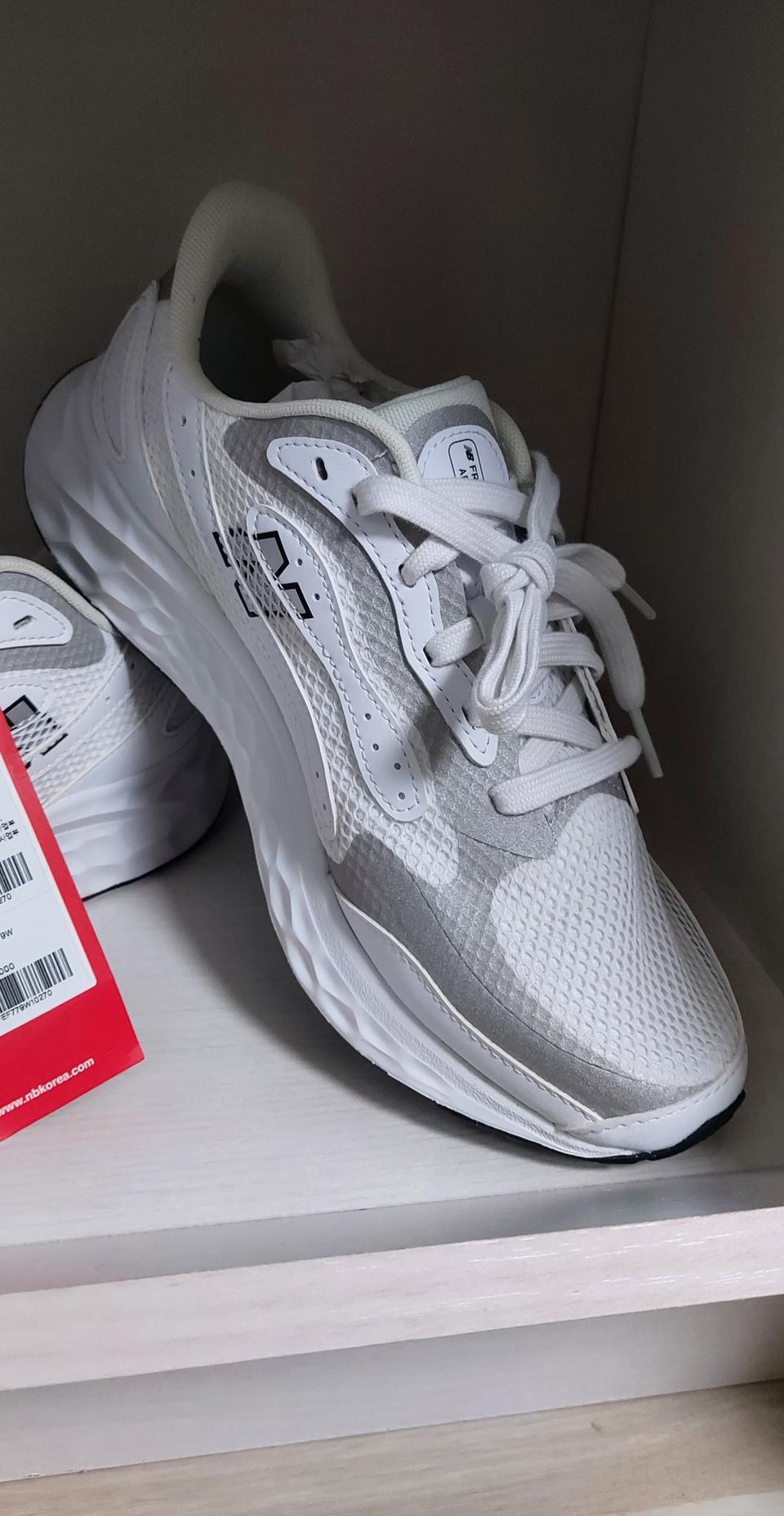 ■뉴발란스■ WARISTT4 흰색 런닝화 270mm ☆새상품☆