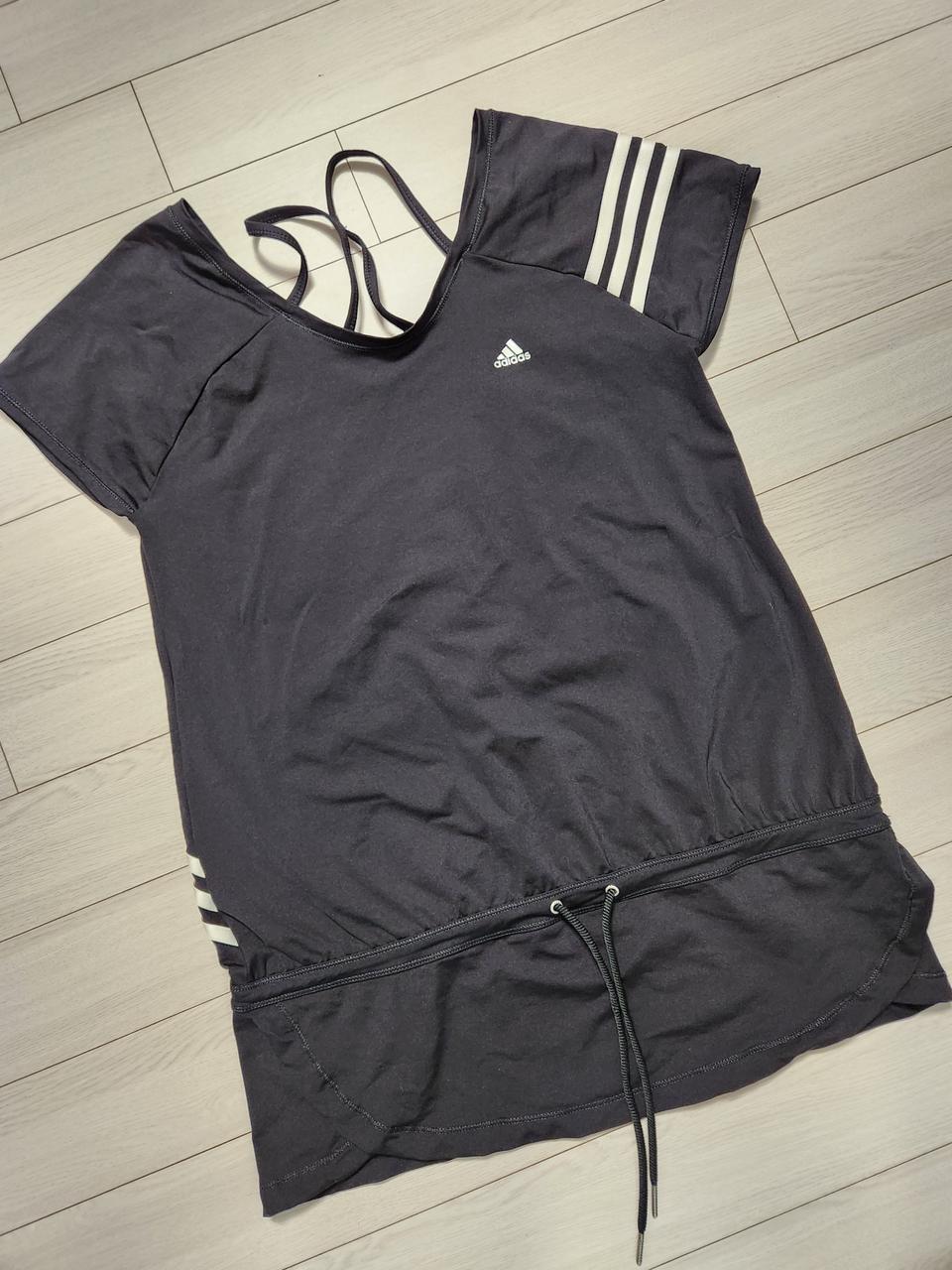 아디다스 여성 CL Q3 Long Tee 반팔티 사이즈95사용감 없고